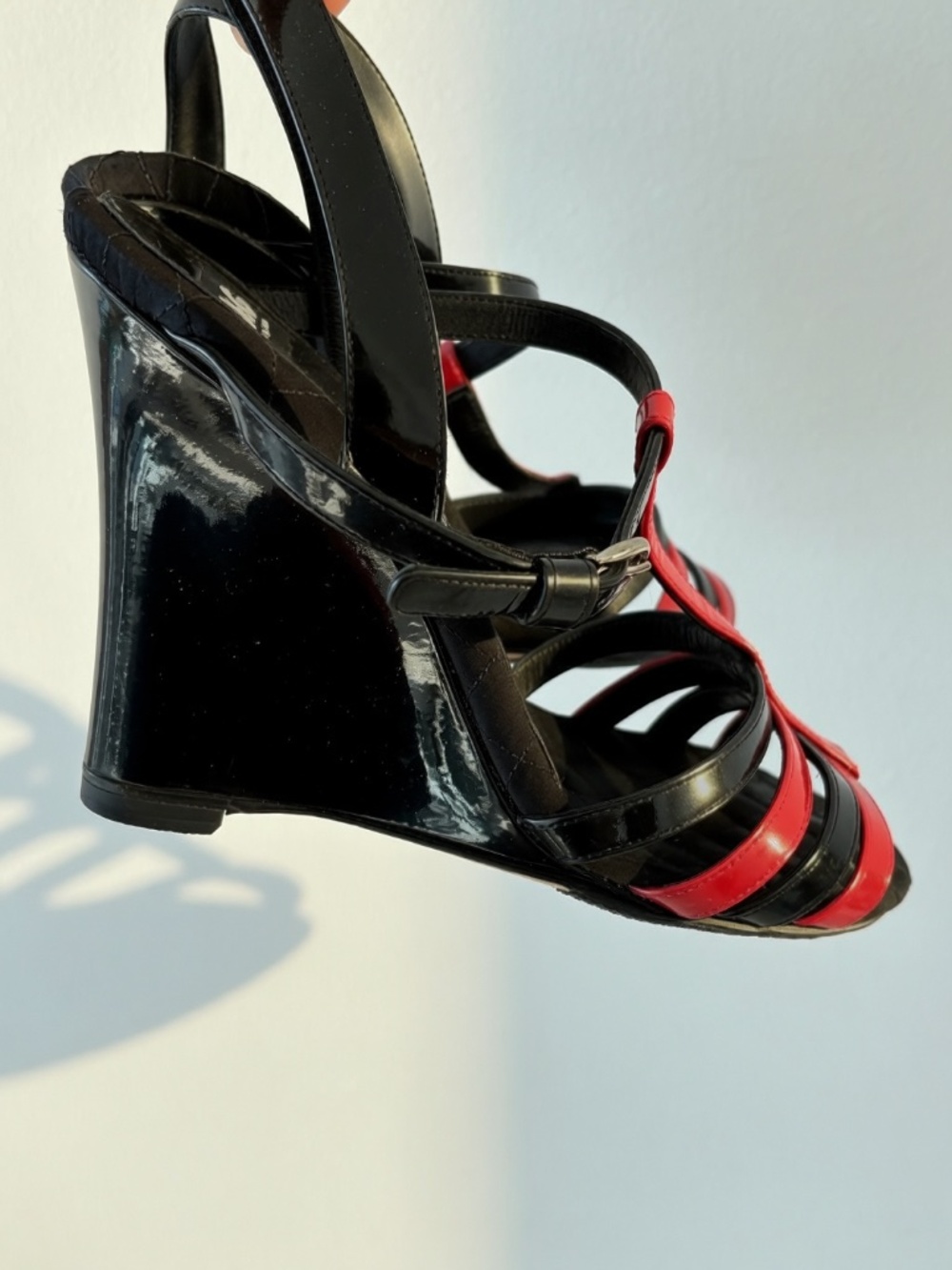 D&G Dolce & Gabbana Y2K Red Black Patent Leather Wedge Sandals US 7.5-8 - Picture 4 of 8